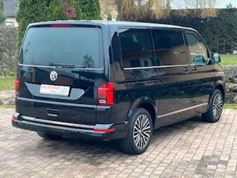 Second-hand VW Multivan Highline 204 CP (150 kW) 2022 Negru Monovolum