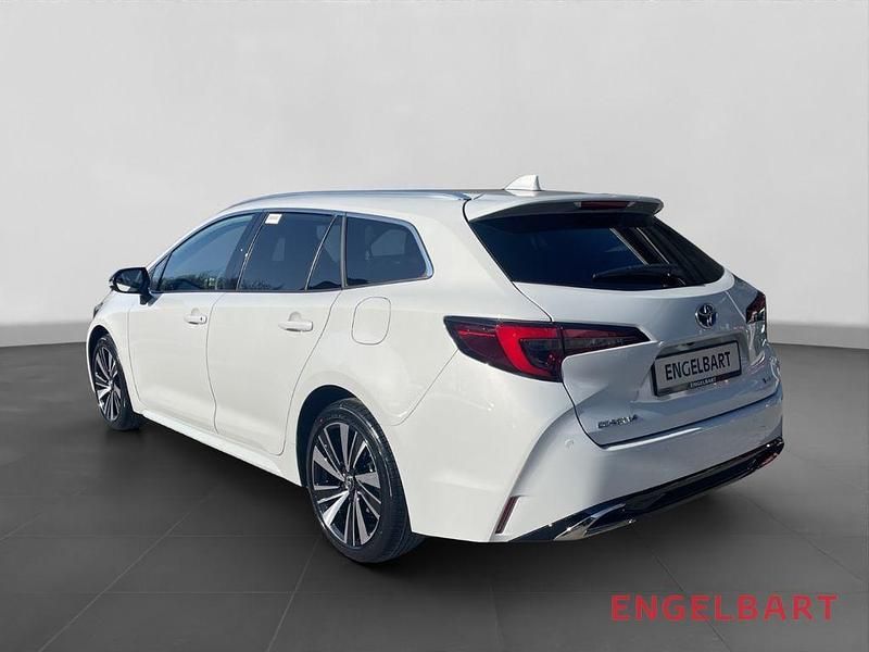 Neu Toyota Corolla 140 PS (102 kW) 2025 Dynamic grey Kombi