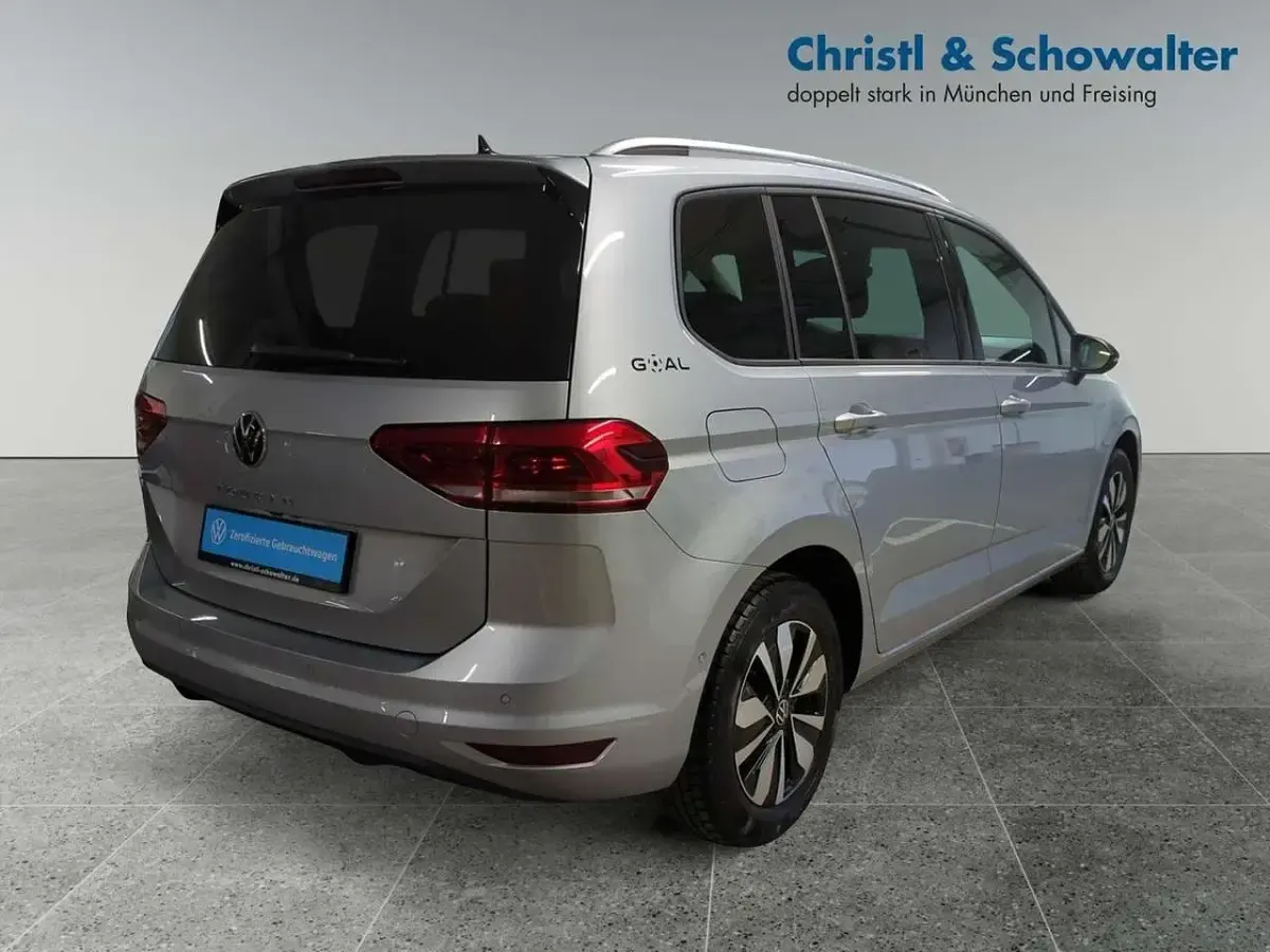 Gebraucht VW Touran Goal 150 PS (110 kW) 2025 Oyster silver metallic Van / Kleinbus