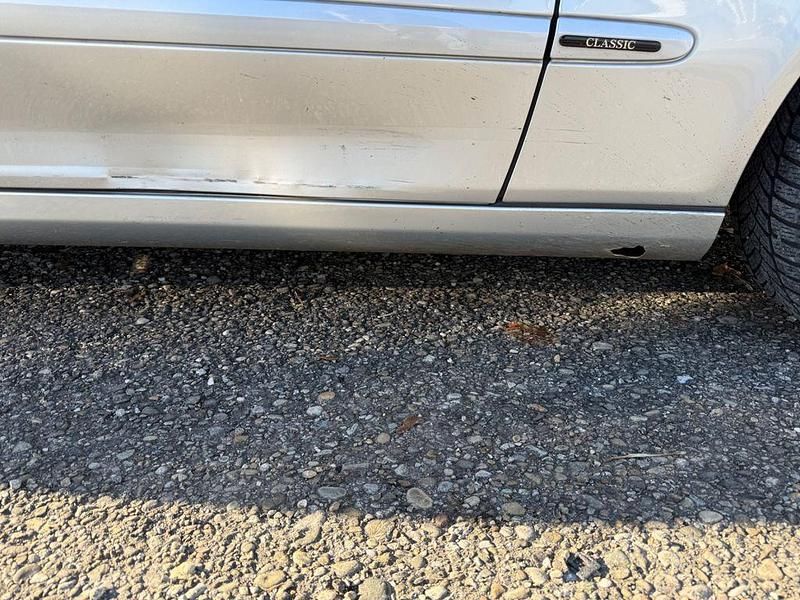 Gebraucht Mercedes E220 150 PS (110 kW) 2003 Limousine