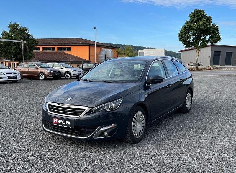 Grau Gebraucht 2016 Peugeot 308 Allure Kombi | 3.890 € (Teuer) - Bild 1/4