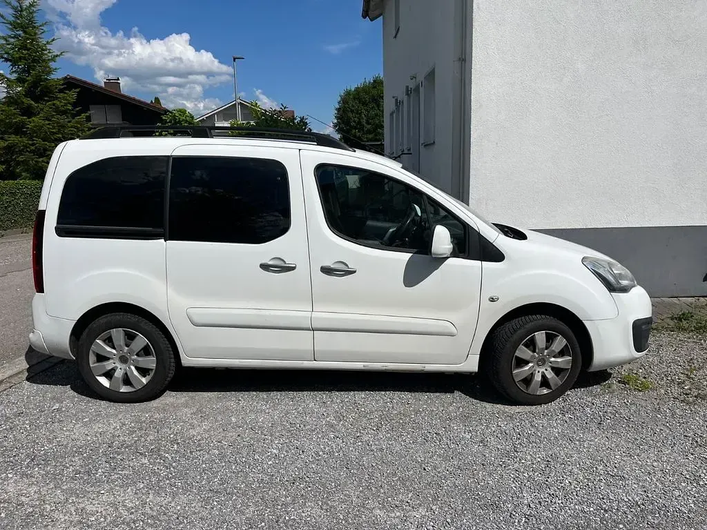 Gebraucht Citroën Berlingo SELECTION 98 PS (72 kW) 2015 Schwarz Van / Kleinbus