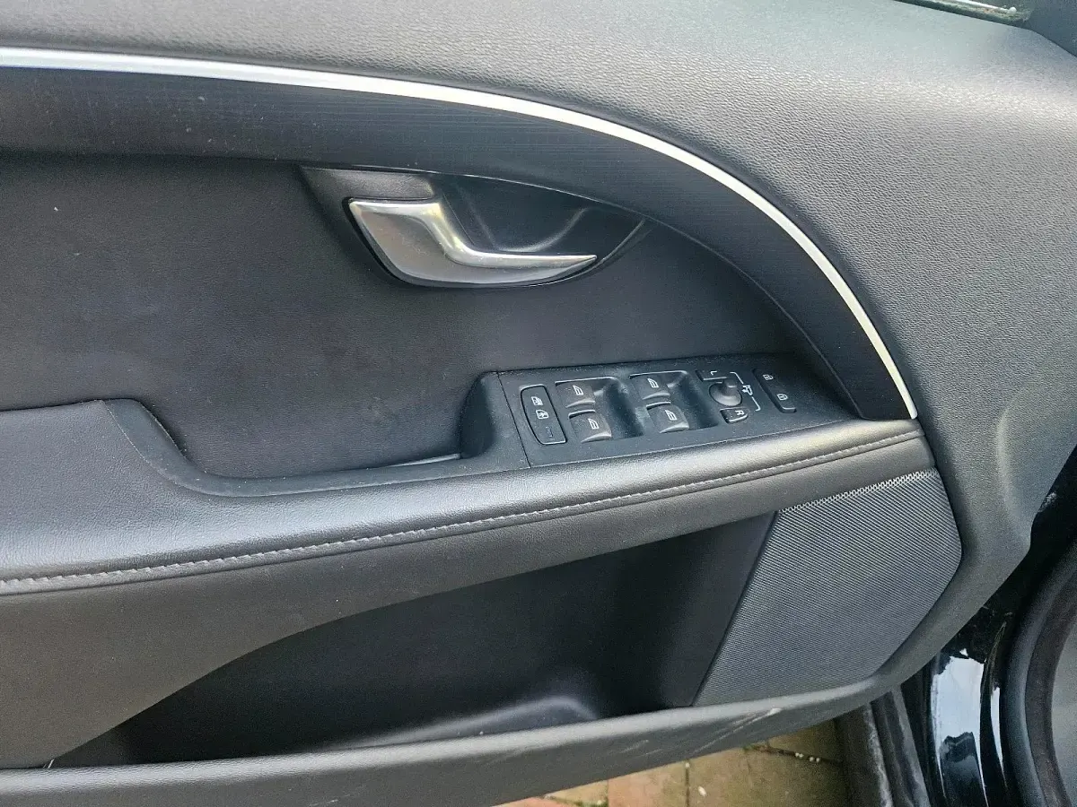 Gebraucht Volvo V70 212 PS (155 kW) 2012 Schwarz Kombi
