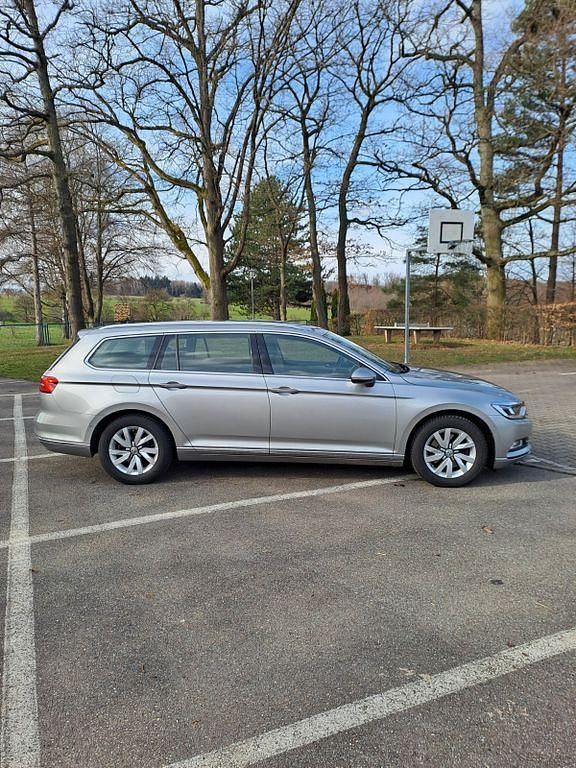 Gebraucht VW Passat Highline 150 PS (110 kW) 2017 Kombi