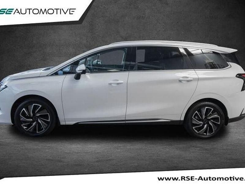 Gebraucht DFSK Forthing 4 177 PS (130 kW) 2025 Weiß Van / Kleinbus