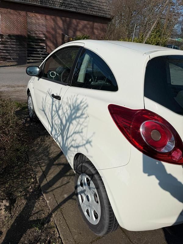Gebraucht Ford Ka 115 PS (84 kW) 2014 Weiß Kleinwagen