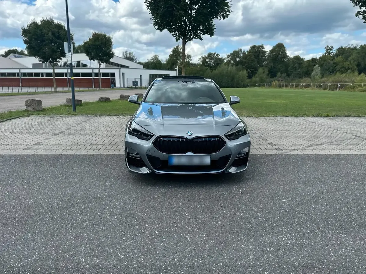 Gebraucht BMW 220 M Sport 190 PS (139 kW) 2024 Grau Coupé