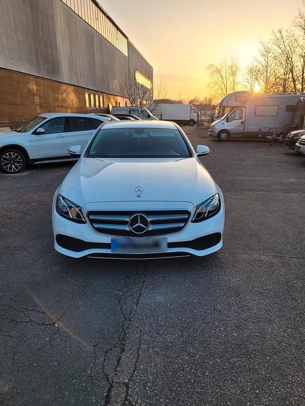 Gebraucht Mercedes E200 184 PS (135 kW) 2017 Weiß Limousine