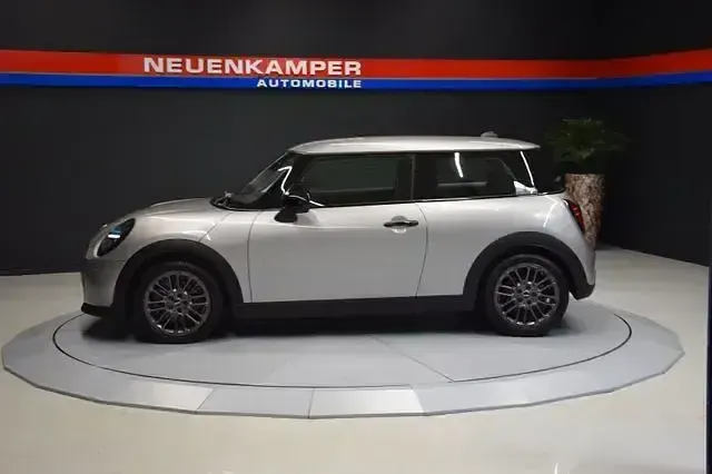 Occasion Mini Cooper 156 PK (114 kW) 2024 Zilver Hatchback