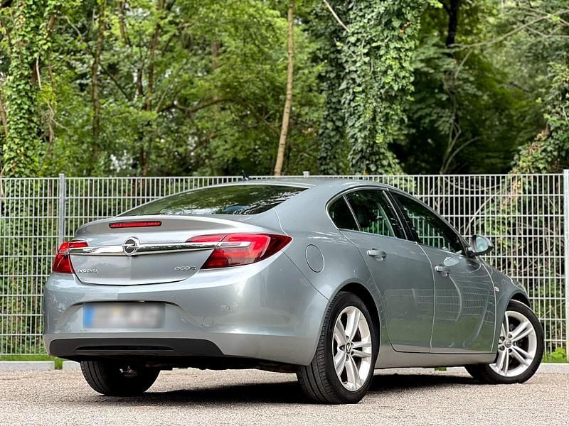 Grau Gebraucht 2015 Opel Insignia Limousine | 8.000 € (Guter Preis) - Bild 1/4