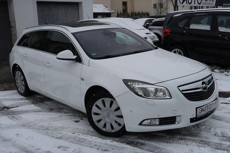 Weiß Gebraucht 2012 Opel Insignia Kombi | 2.950 € (Superpreis) - Bild 1/4