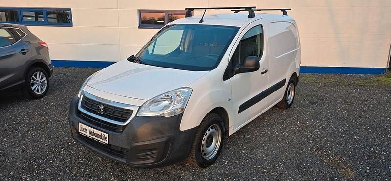 Gebraucht Peugeot Partner Premium 99 PS (72 kW) 2019 Weiß Van / Kleinbus