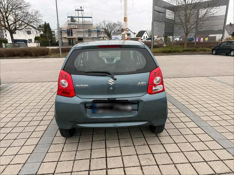 Gebraucht Suzuki Alto 68 PS (50 kW) 2012 Grau Kleinwagen