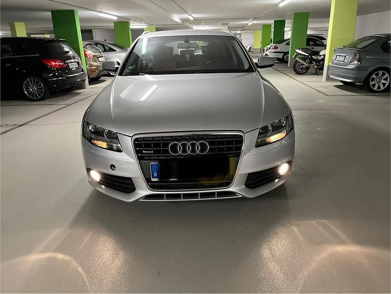 Silber Gebraucht 2009 Audi A4 Kombi | 10.000 € (Etwas zu teuer) - Bild 1/4