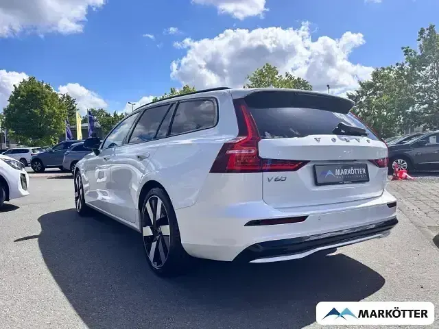 Gebraucht Volvo V60 Plus 398 PS (292 kW) 2023 Weiss Kombi