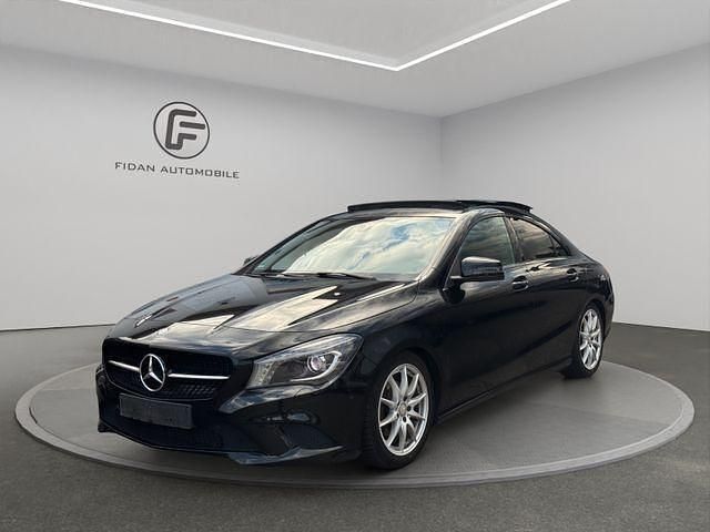 Kosmosschwarz Gebraucht 2015 Mercedes CLA180 Night Limousine | 13.850 € (Fairer Preis) - Bild 1/4