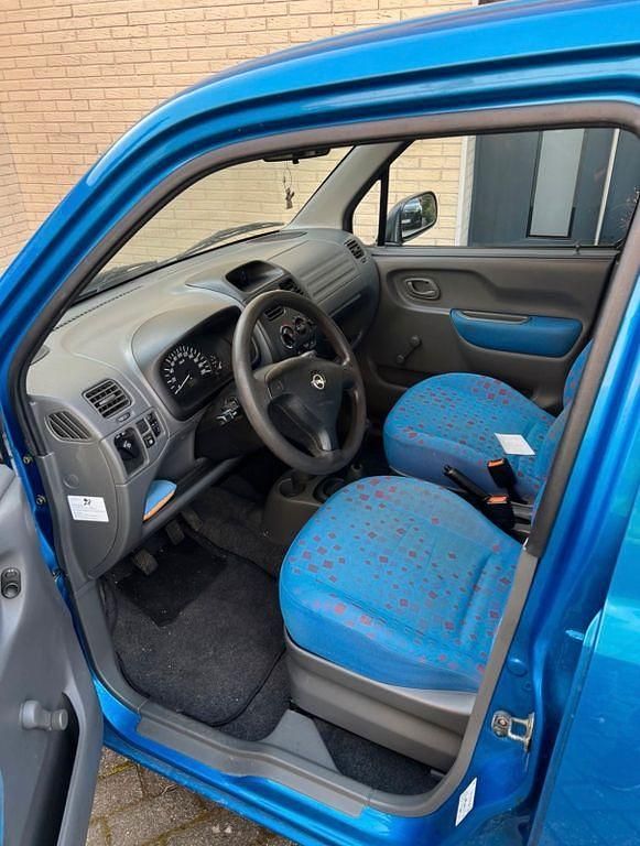 Gebraucht Opel Agila 58 PS (42 kW) 2000 Blau Van / Kleinbus