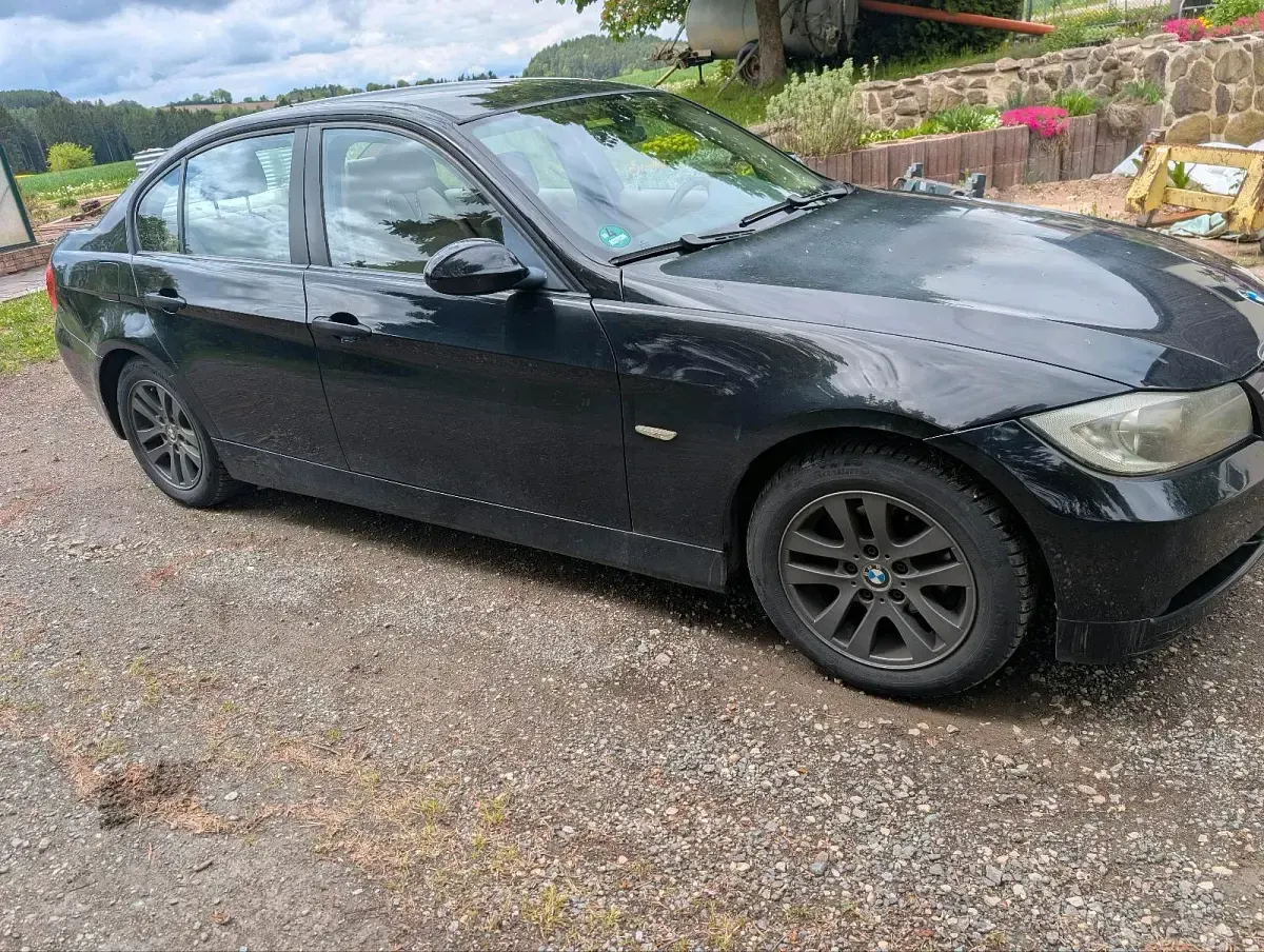 Gebraucht BMW 320 150 PS (110 kW) 2005 Schwarz Limousine
