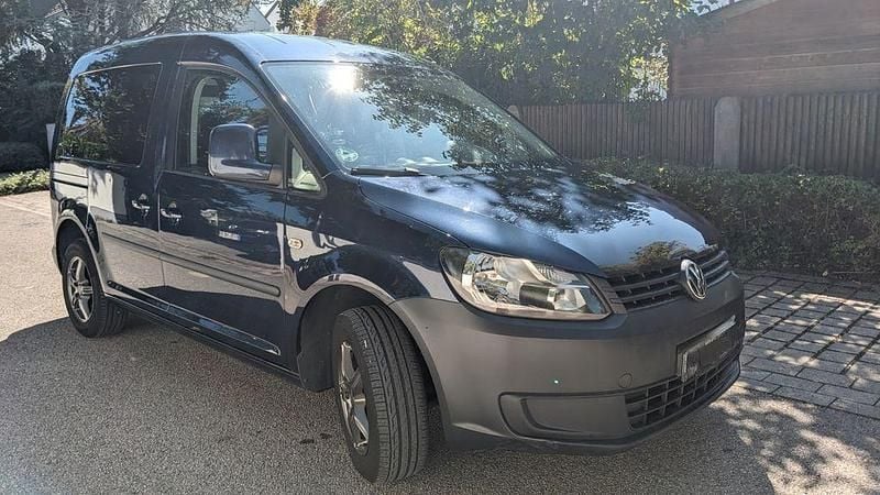 Blau Gebraucht 2011 VW Caddy Trendline Van / Kleinbus | 6.100 € (Superpreis) - Bild 1/4
