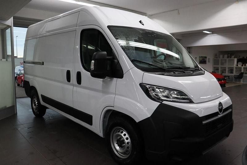 Gebraucht Opel Movano 140 PS (102 kW) 2024 Cassablanca white Van