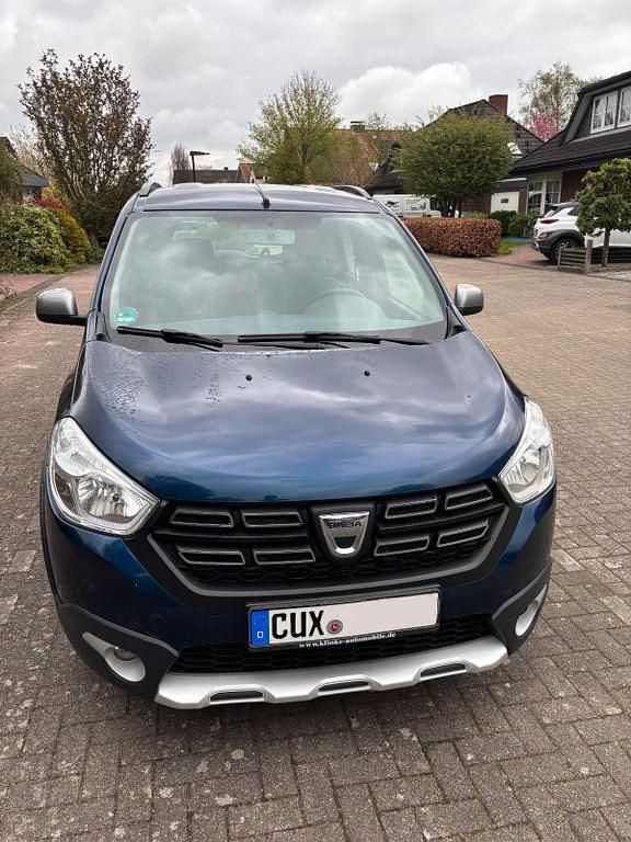 Gebraucht Dacia Lodgy Stepway 102 PS (75 kW) 2018 Blau Van / Kleinbus