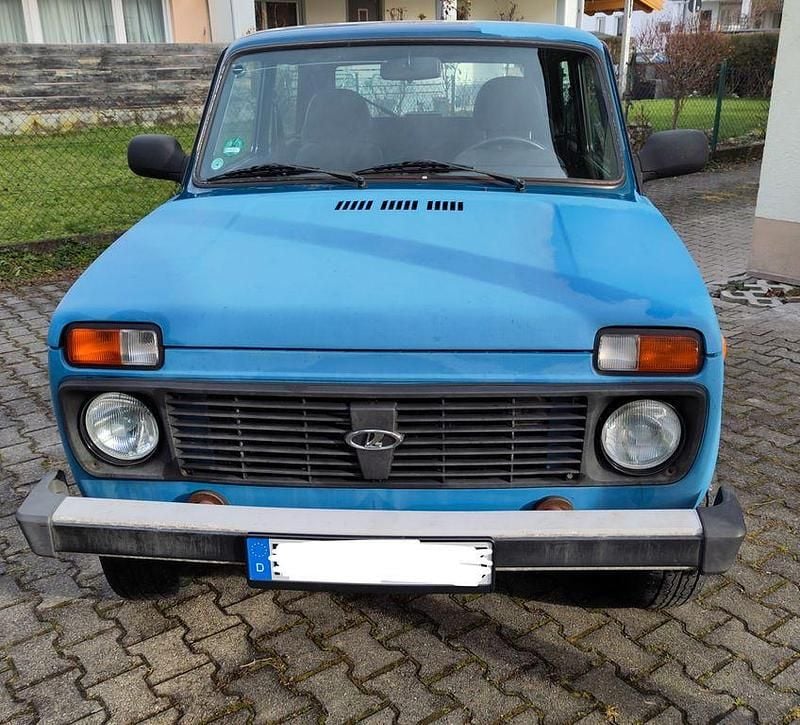 Gebraucht Lada niva 83 PS (61 kW) 2012 Blau SUV