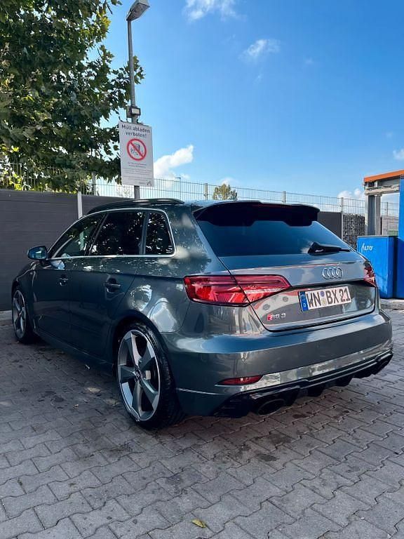 Gebraucht Audi RS3 Ambiente 400 PS (294 kW) 2018 Grau Limousine
