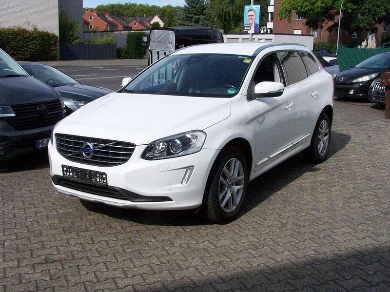 Weiß Gebraucht 2017 Volvo XC60 Summum SUV | 16.950 € - Bild 1/4