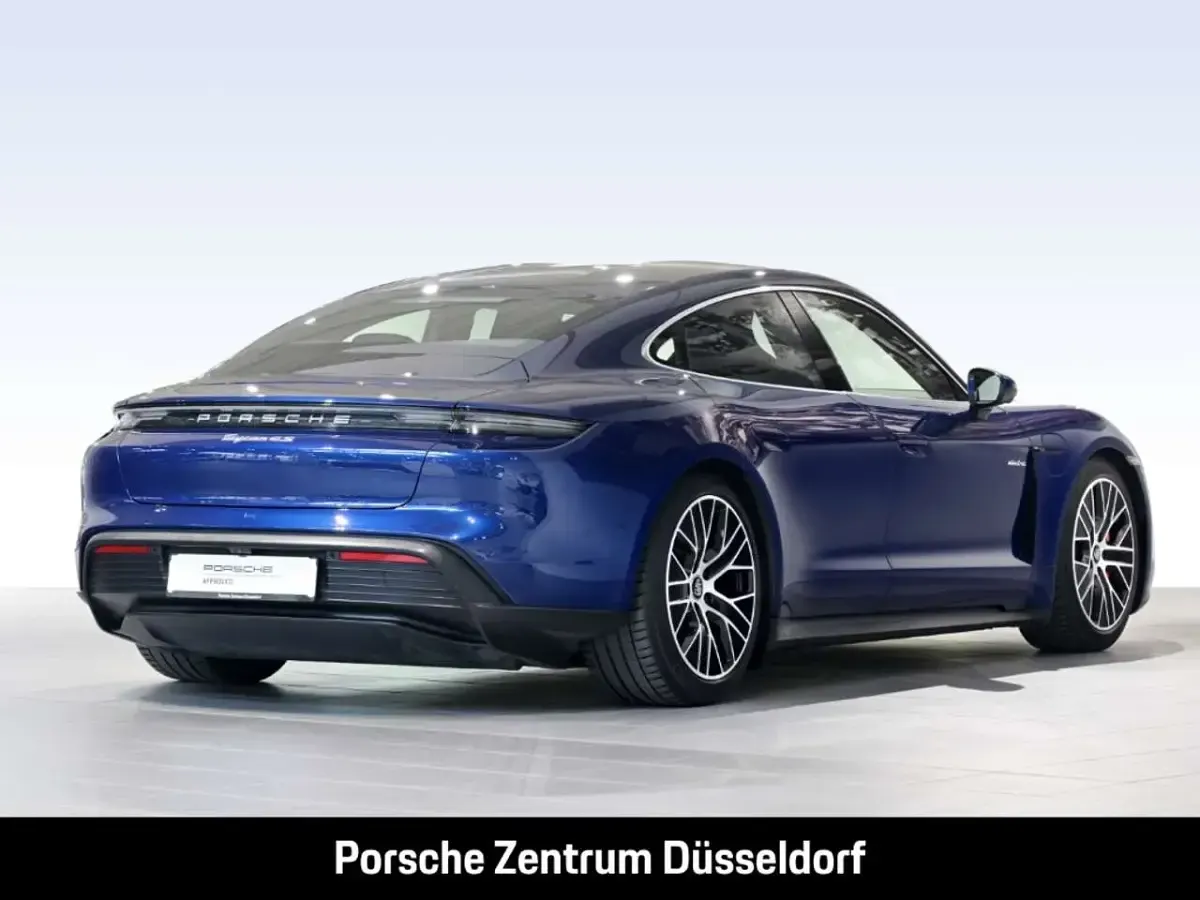 Second-hand Porsche Taycan 4S 419 kW (571 CP) 2020 Albastru Berlinǎ