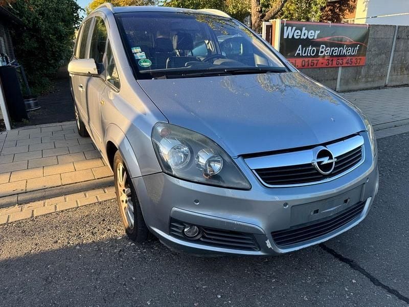 Grau Gebraucht 2006 Opel Zafira Edition Van / Kleinbus | 3.890 € (Fairer Preis) - Bild 1/4