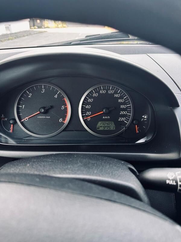 Grau Gebraucht 2006 Mazda 2 Comfort Kleinwagen | 1.800 € (Fairer Preis) - Bild 1/4