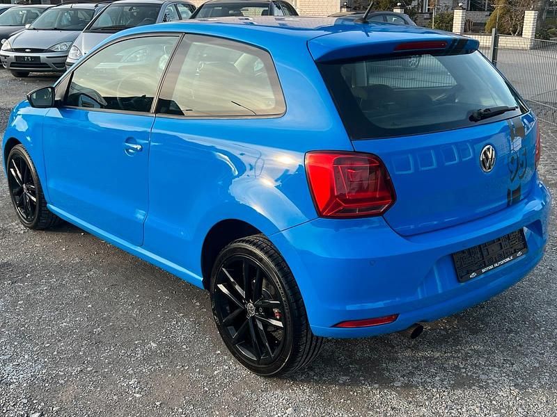 Gebraucht VW Polo 90 PS (66 kW) 2014 Blau Kleinwagen