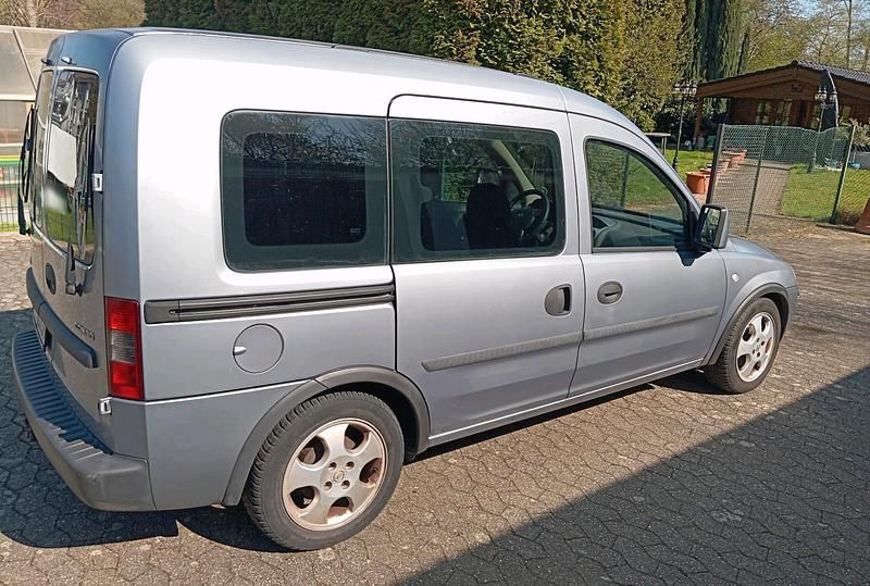 Gebraucht Opel Corsa 90 PS (66 kW) 2008 Kleinwagen