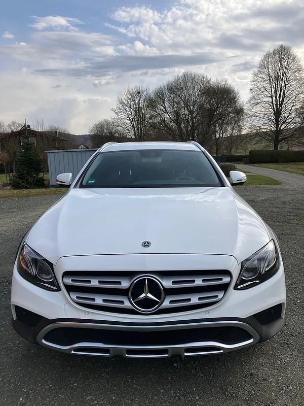 Gebraucht Mercedes E220 All-Terrain 197 PS (144 kW) 2018 Weiß Kombi