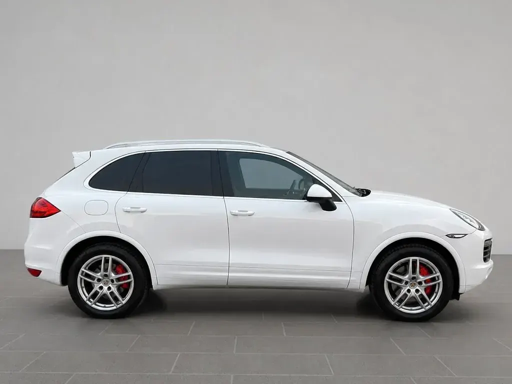 Gebraucht Porsche Cayenne Diesel 245 PS (180 kW) 2012 Weiß SUV