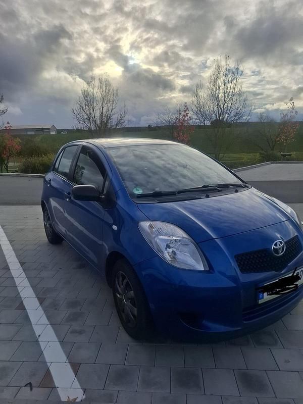 Blau Gebraucht 2007 Toyota Yaris Kleinwagen | 1.600 € (Fairer Preis) - Bild 1/4