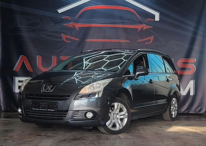 Gebraucht Peugeot 5008 Platinum 150 PS (110 kW) 2011 Grau Van / Kleinbus