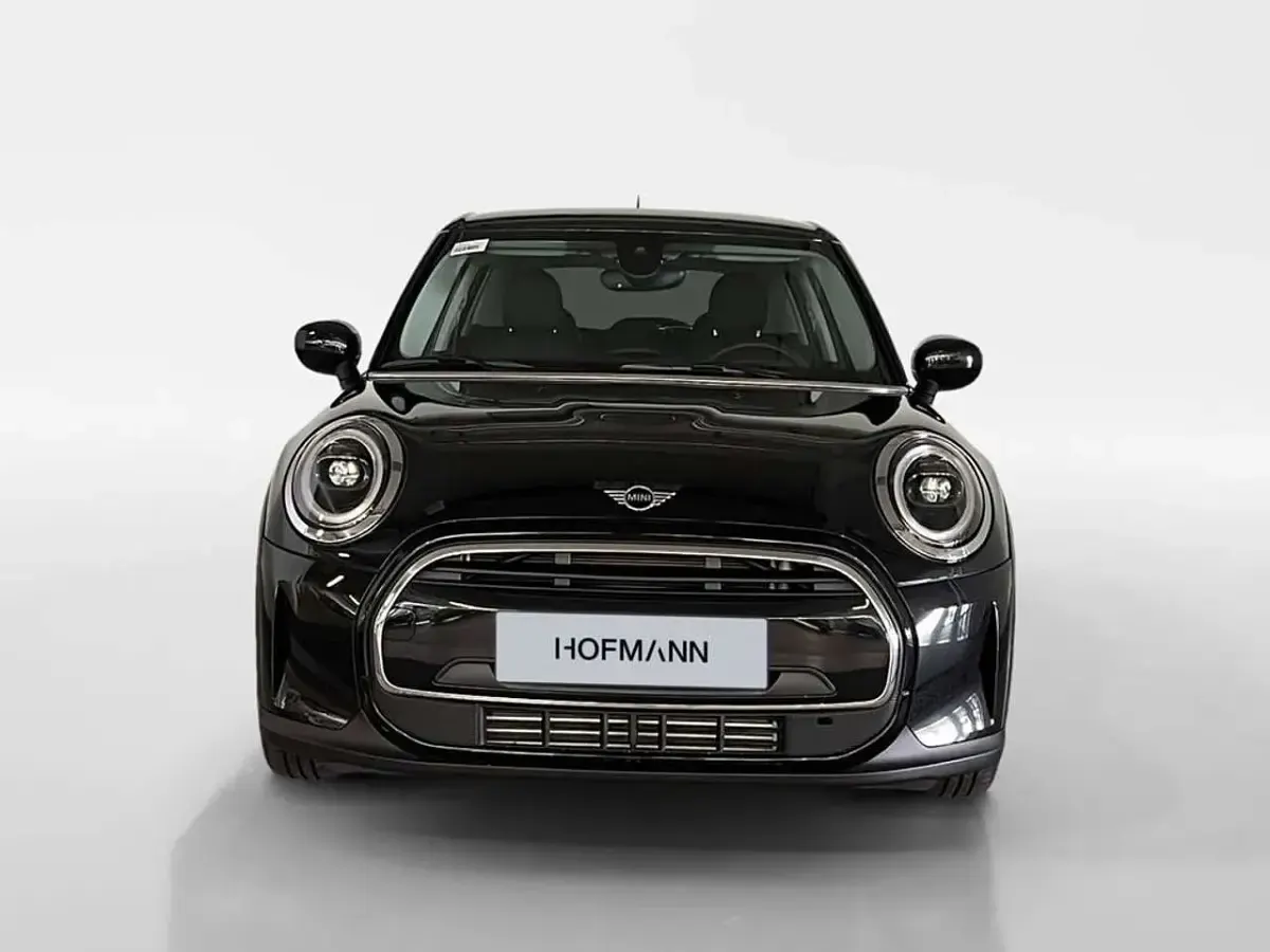 Gebraucht Mini Cooper Essential 136 PS (100 kW) 2023 Midnight black metallic Kleinwagen