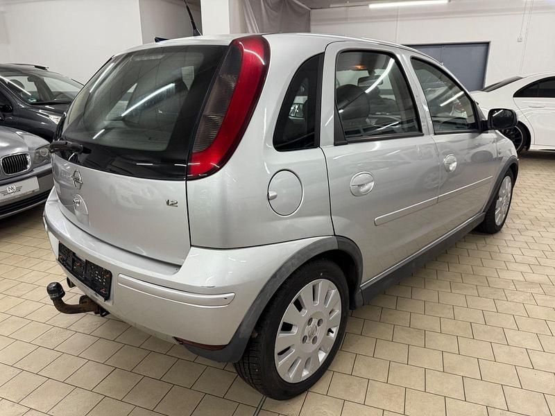Gebraucht Opel Corsa 75 PS (55 kW) 2004 Silber Kleinwagen