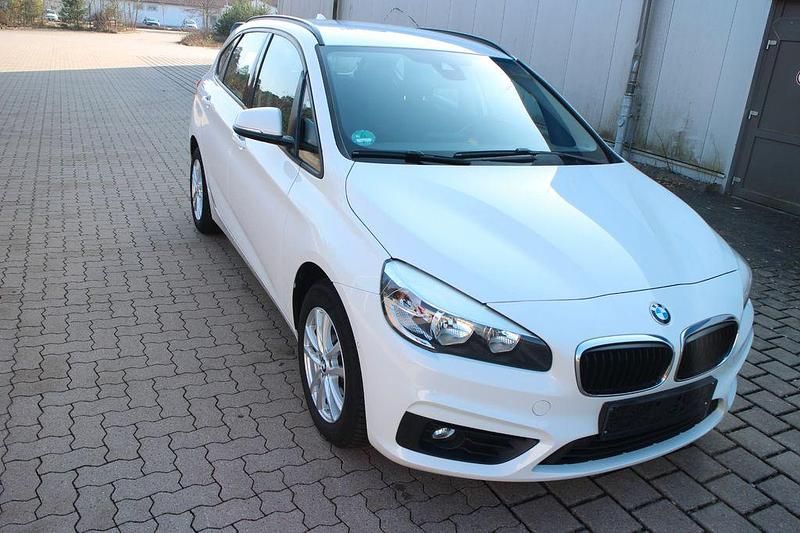 Gebraucht BMW 218 Active Tourer Basis 150 PS (110 kW) 2015 Weiß Van / Kleinbus
