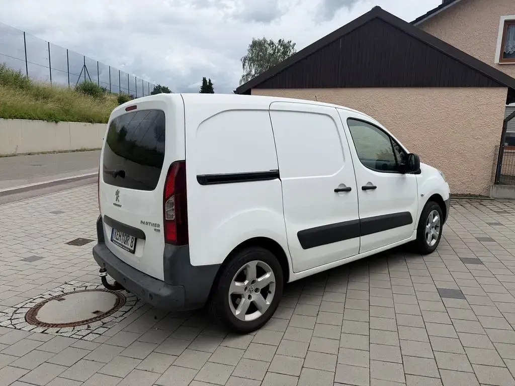 Gebraucht Peugeot Partner 90 PS (66 kW) 2013 Weiß Van / Kleinbus