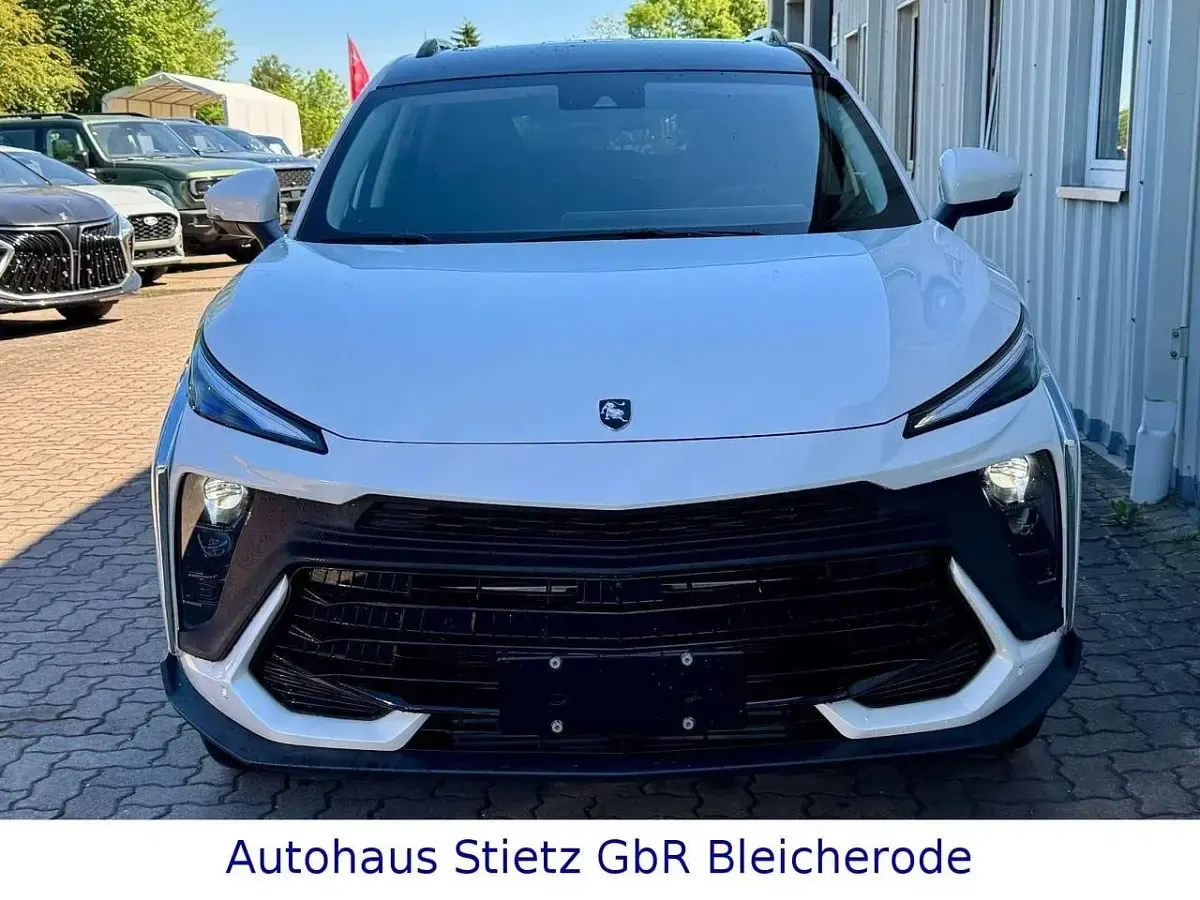 Neu DFSK Forthing 5 177 PS (130 kW) 2026 Weißmetallic SUV