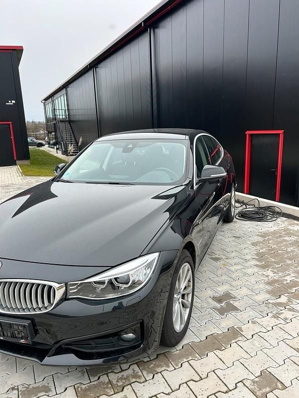 Schwarz Gebraucht 2014 BMW 318 Gran Turismo Limousine | 13.500 € (Fairer Preis) - Bild 1/4