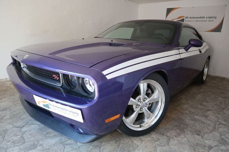 Plum crazy Gebraucht 2010 Dodge Challenger Coupé | 24.990 € - Bild 1/4