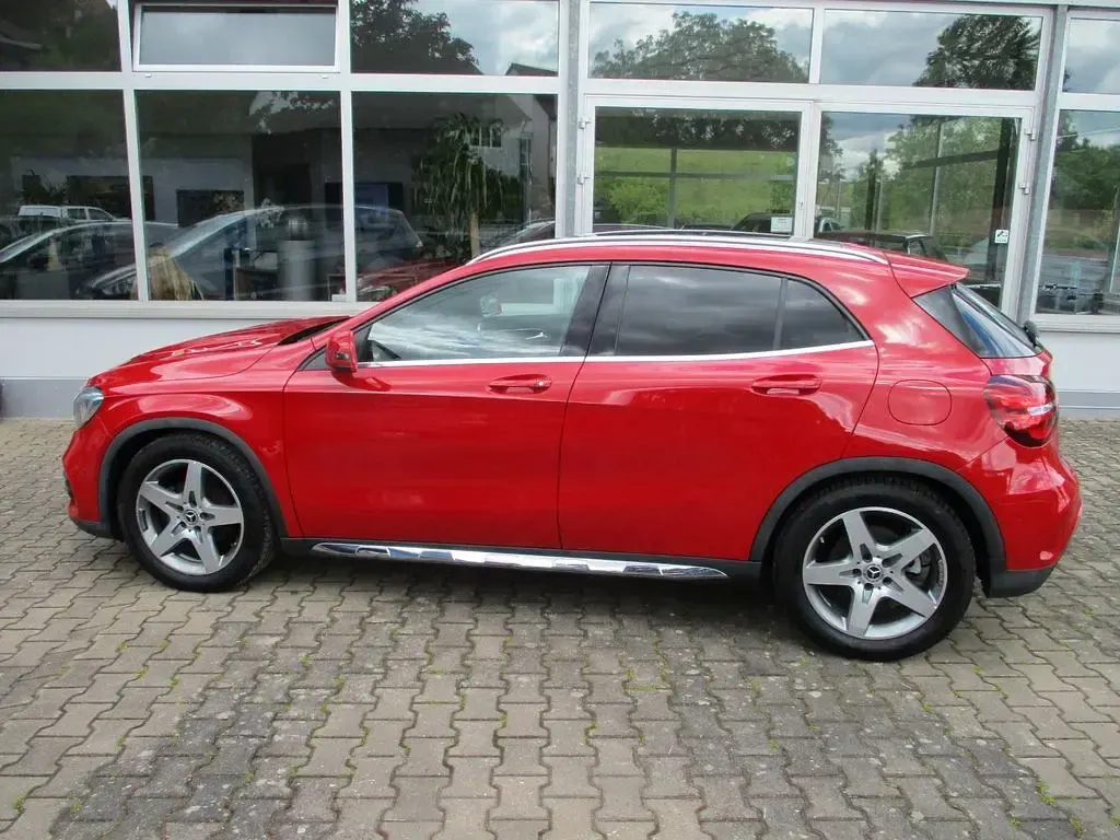 Gebraucht Mercedes GLA200 AMG 136 PS (100 kW) 2019 Rot SUV
