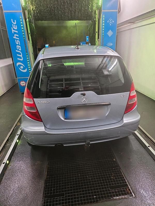 Blau Gebraucht 2009 Mercedes A180 Kleinwagen | 2.800 € (Etwas zu teuer) - Bild 1/4