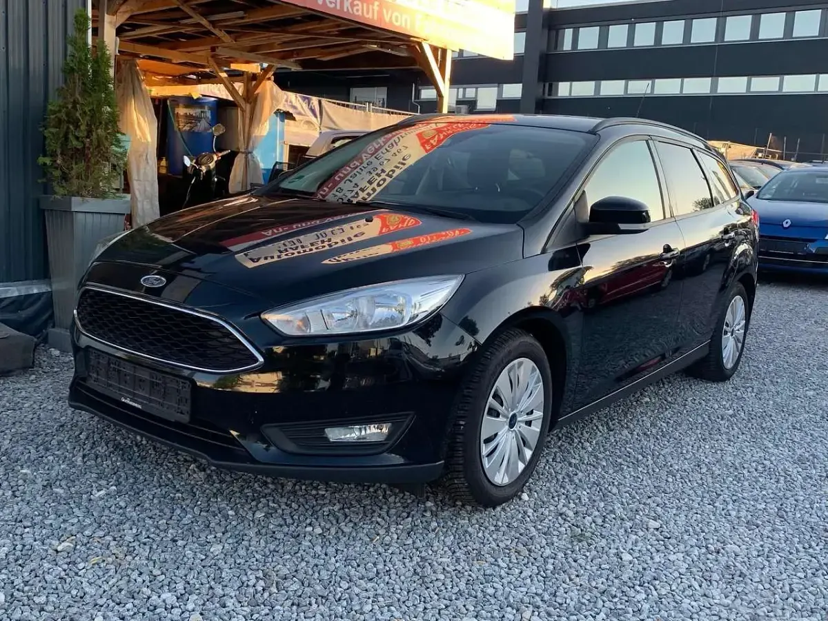Gebraucht Ford Focus Trend 125 PS (91 kW) 2016 Schwarz Kombi
