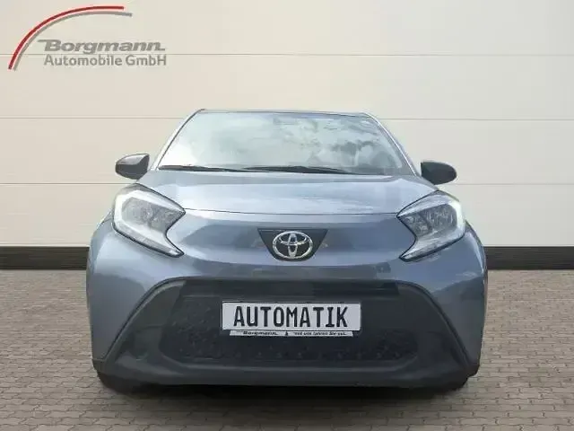 Neu Toyota Aygo X X-play 72 PS (52 kW) 2025 Grau SUV