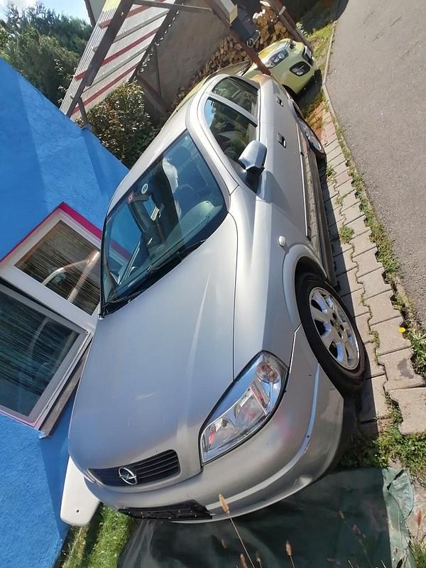 Silber Gebraucht 2001 Opel Astra Kombi | 1.200 € (Fairer Preis) - Bild 1/4