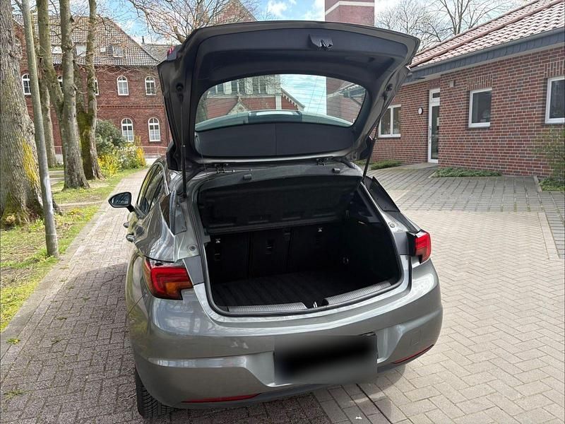Gebraucht Opel Astra Dynamic 125 PS (91 kW) 2019 Grau Limousine
